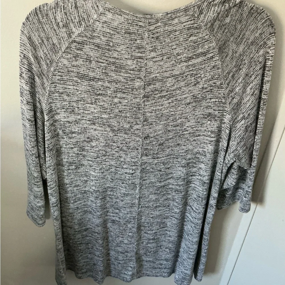 ONE WORLD Gray and Black sequined geometric patterns Tunic Top 1X